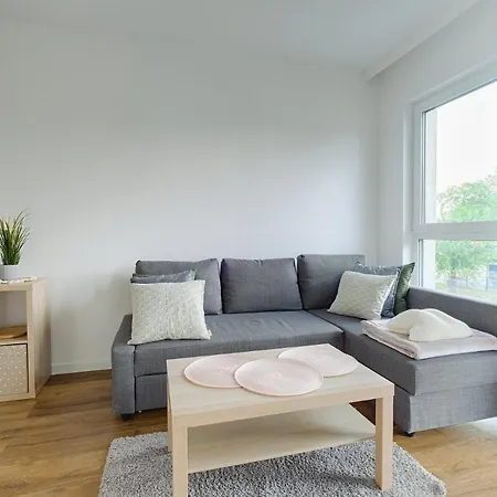 White Studio Targowa 10 *